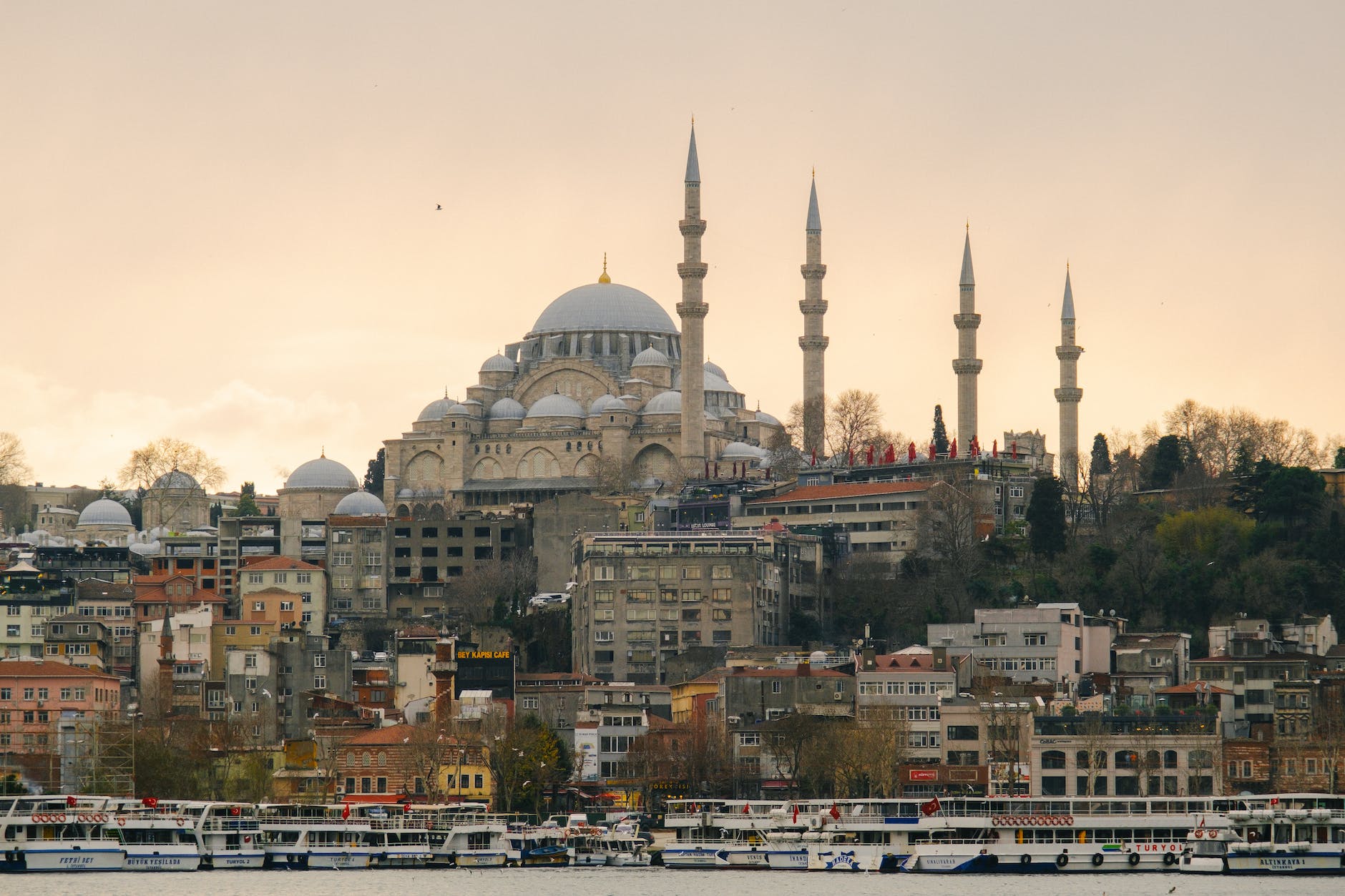 yapay zeka asistanlari hayatimizi kolaylastirmak icin ne kadar ilerled